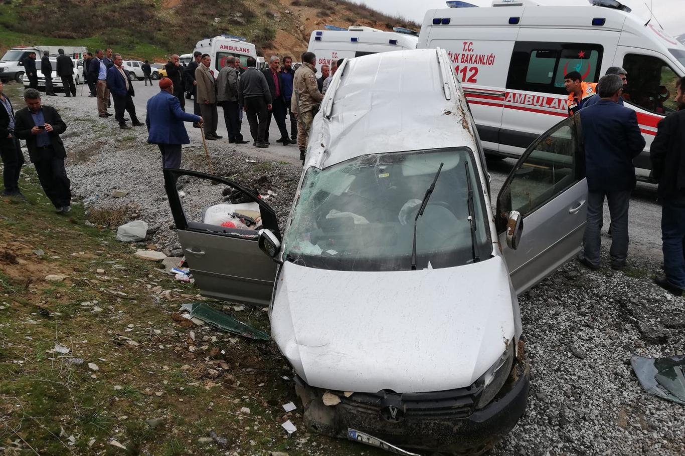 Bitlis'te trafik kazası: Biri ağır 6 yaralı